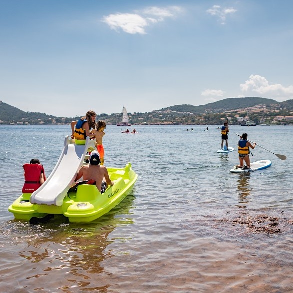 vacances-fun-cote-cote-azur-activites-nautiques-pedalo-paddle-esterel-agay