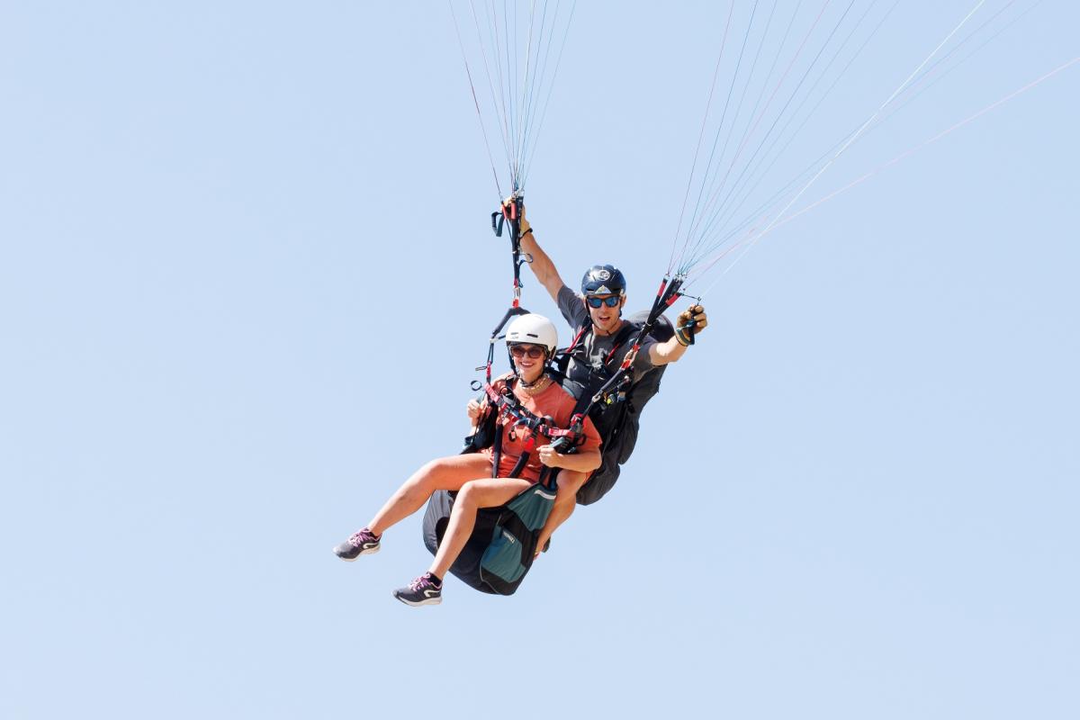 sortie-famille-alpes-maritimes-06-bapteme-parapente-enfant