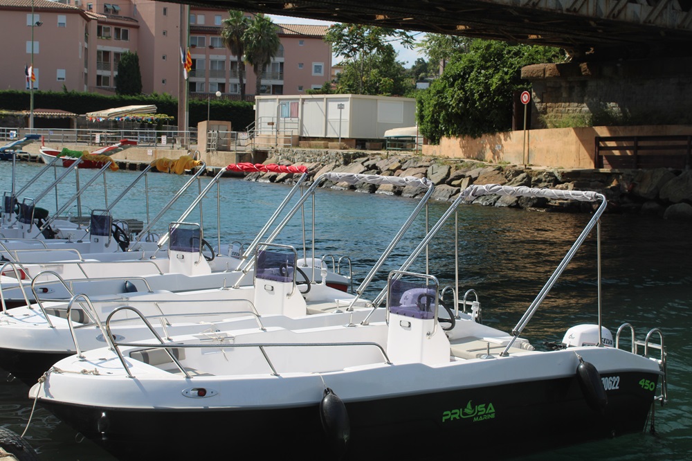 base-nautique-water-glisse-passion-agay-location-bateau-sans-permis-famille-enfants