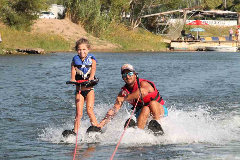 ski-nautique-enfants-var-83-paddle-pedalo-water-glisse-passionroquebrune-sur-argens-lac-perrin-arena