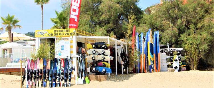 base-nautique-water-glisse-passion-sainte-maxime-nartelle-sardinaux-activites-famille-enfants-mer-ete-aquatique